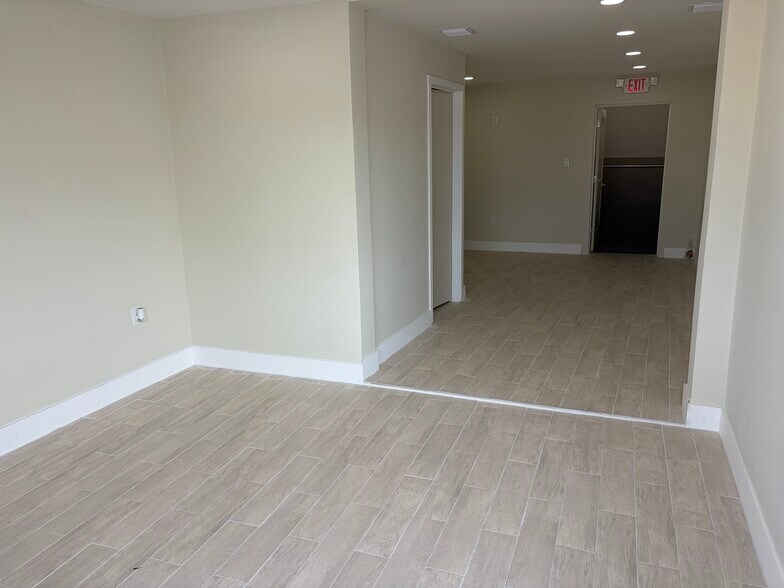 More Photos Of 17440 NW 2nd Ave, Miami Auto Repair For Sale