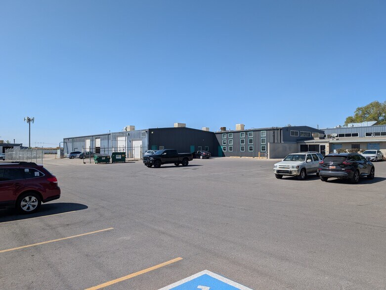 More Photos Of 758 S Redwood Rd, Salt Lake City Manufacturing For Lease