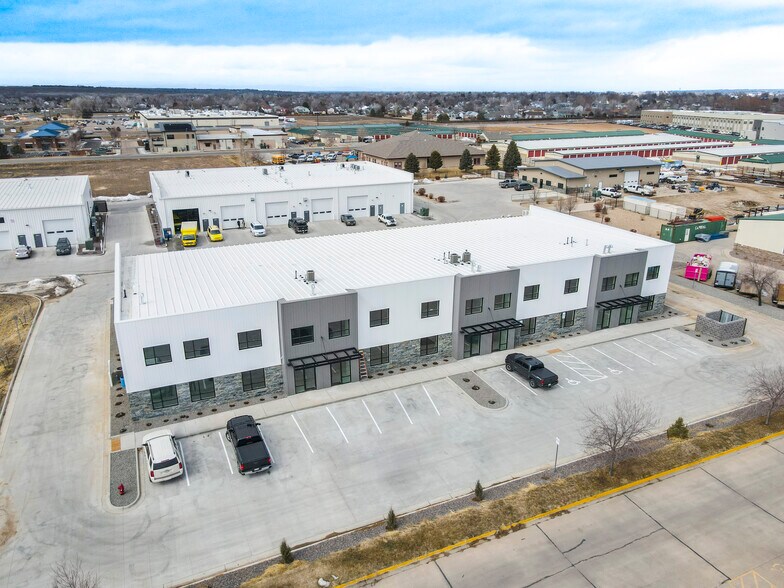 More Photos Of 9235 Eastman Park Dr, Windsor Light Manufacturing For Lease