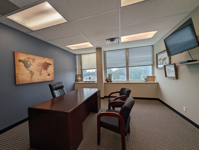 More Photos Of 401 S Earl Ave, Lafayette Office For Sale