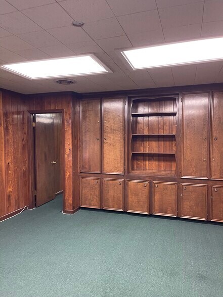 More Photos Of 2032 Wooddale Blvd, Baton Rouge Office For Lease