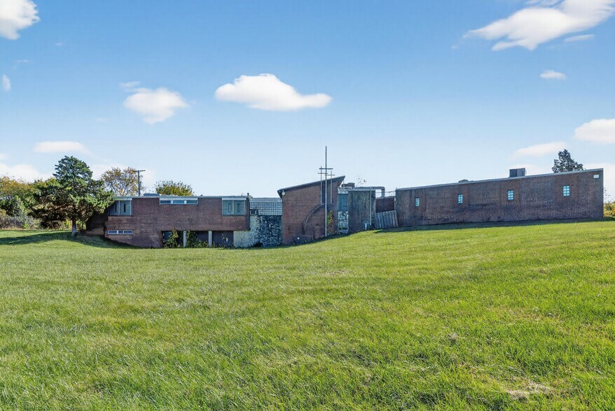 More Photos Of 1918 Mechanicsburg Rd, Springfield Rehabilitation Center For Sale