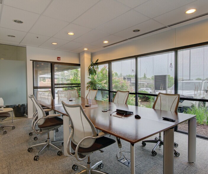 More Photos Of 1610 Des Peres Rd, Des Peres Unknown For Lease