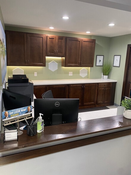 More Photos Of 1608 Ohm Ave, Eau Claire Office For Lease