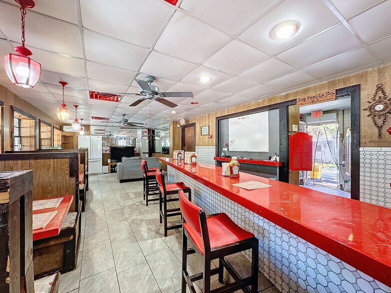 More Photos Of 15525 Shady Hills Rd, Spring Hill Restaurant For Sale