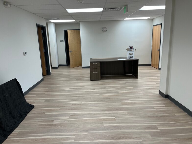 More Photos Of 110 Richardson Ave, Swedesboro Warehouse For Lease