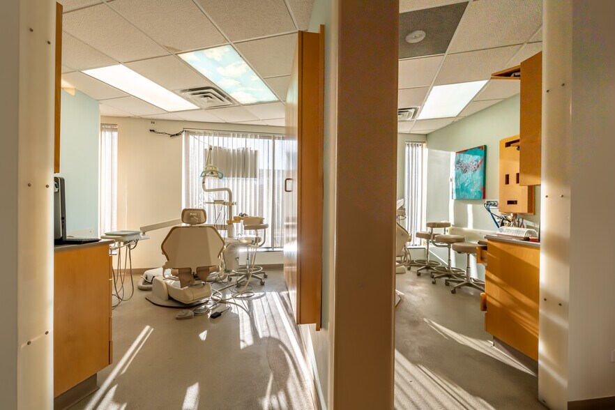 More Photos Of 875 N Milwaukee Ave, Chicago Storefront Retail Residential For Sale