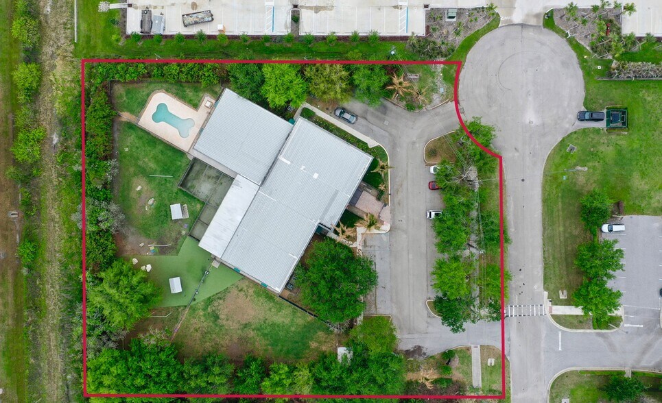 More Photos Of 1310 SW Treasure Coast Commercial Way, Stuart Service For Sale