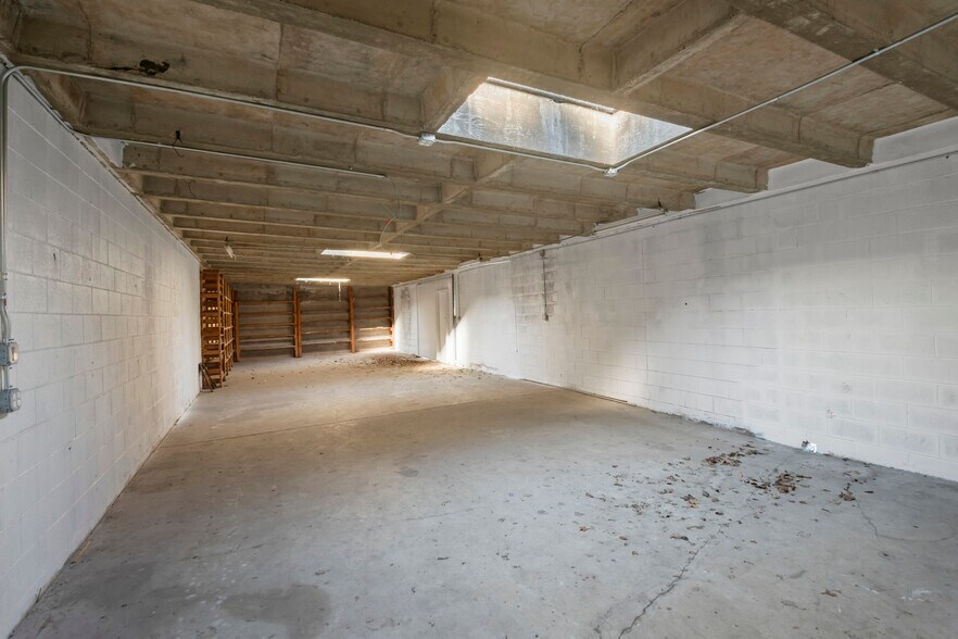 More Photos Of 730 Central Ave, Mountain View Auto Repair For Sale