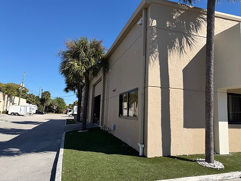 More Photos Of 3474-3476 SW 15th St, Deerfield Beach, Deerfield Beach Warehouse For Sale