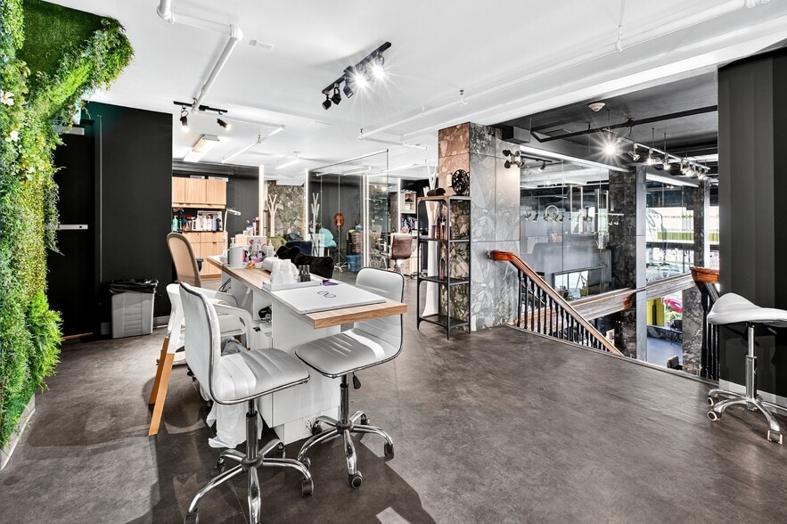 More Photos Of 1200 Rue Atateken, Montréal Storefront Retail Residential For Sale