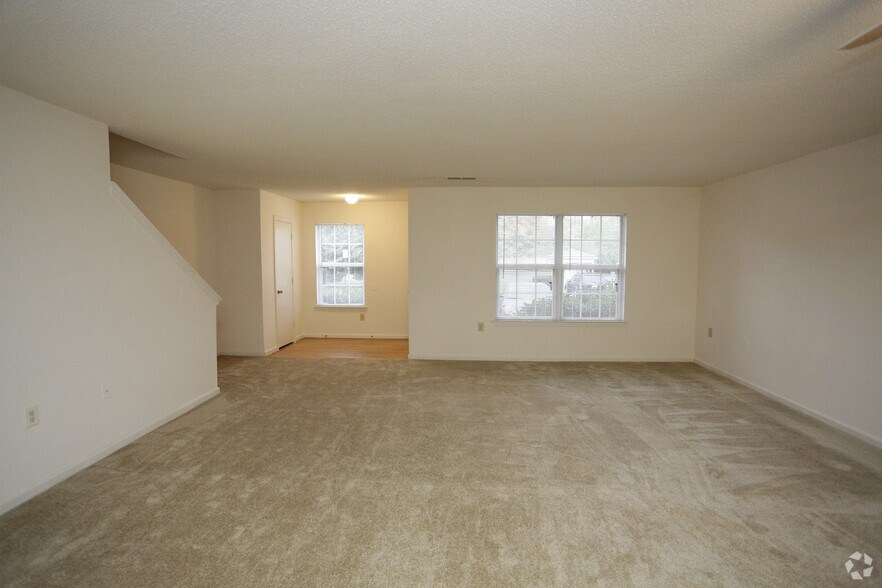 More Photos Of 5600 Salem Run Blvd, Fredericksburg Apartments For Sale