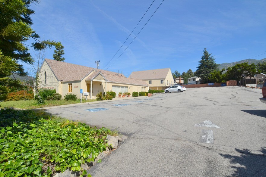 Primary Photo Of 2817 Montrose Ave, Glendale Land For Sale