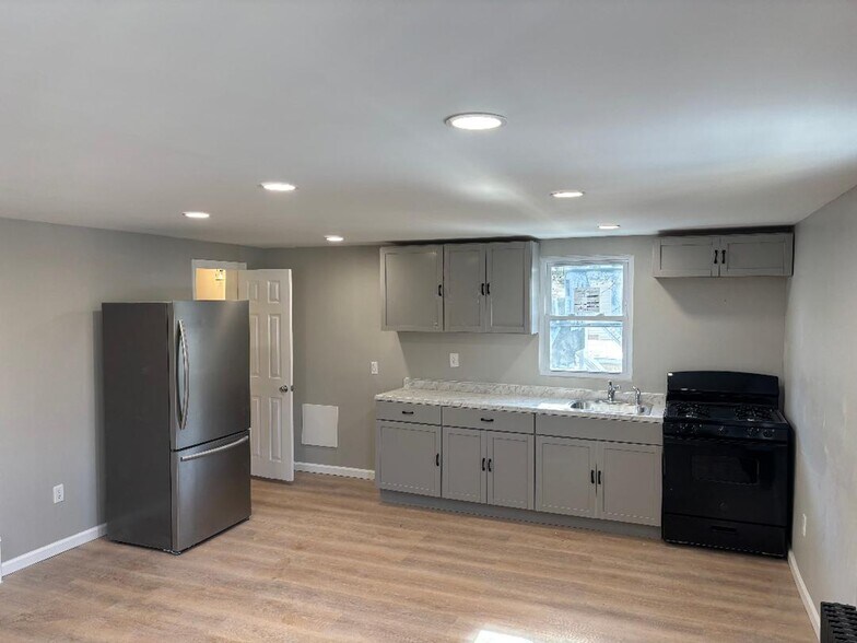 More Photos Of 73 Oak St, Binghamton Apartments For Sale