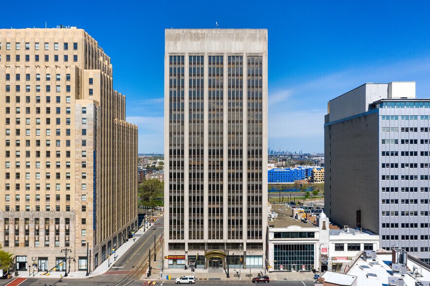 More Photos Of 550 Broad St, Newark Loft Creative Space For Lease