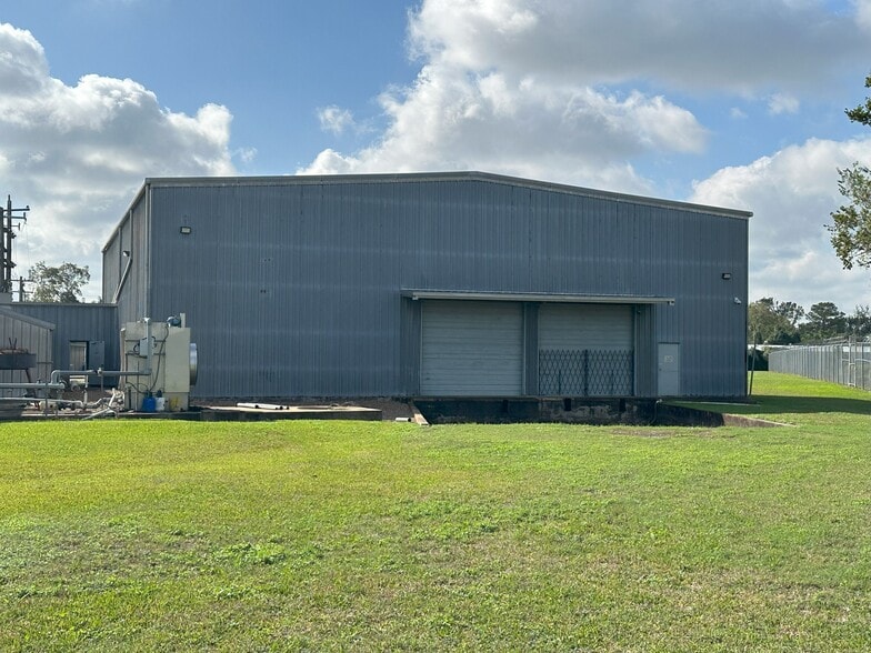 More Photos Of 13026 Rosecrest Dr, Houston Warehouse For Sale