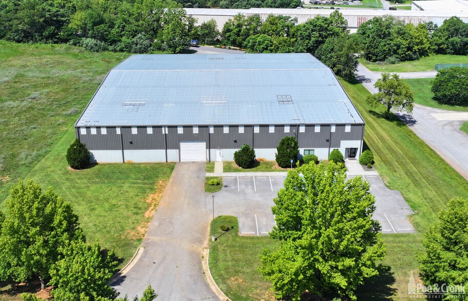 More Photos Of 70 Douglas Way, Natural Bridge Station Warehouse For Sale