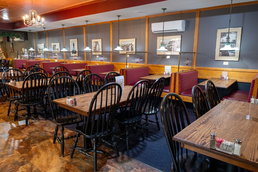 More Photos Of 35 W Jackson St, Millersburg Hotel For Sale