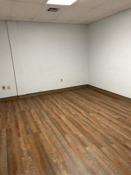 More Photos Of 1754-1774 Texas St, Natchitoches Office For Lease