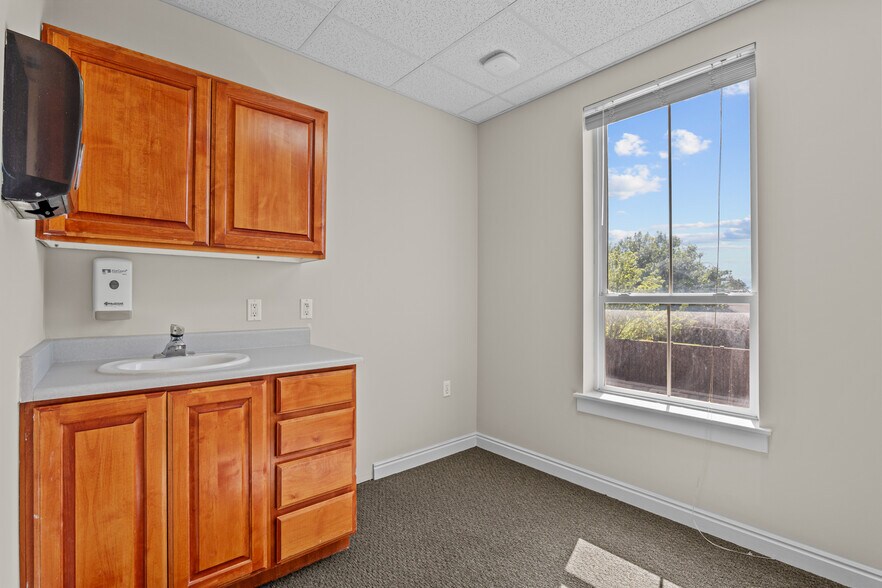 More Photos Of 411-423 N Orem Blvd, Orem Medical For Lease