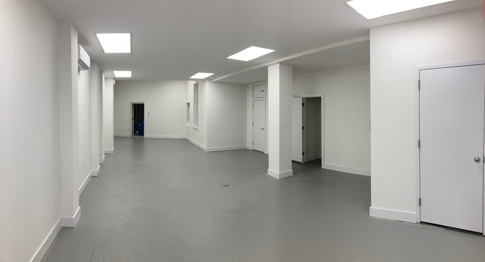 More Photos Of 10 Troutman St, Brooklyn Service For Lease