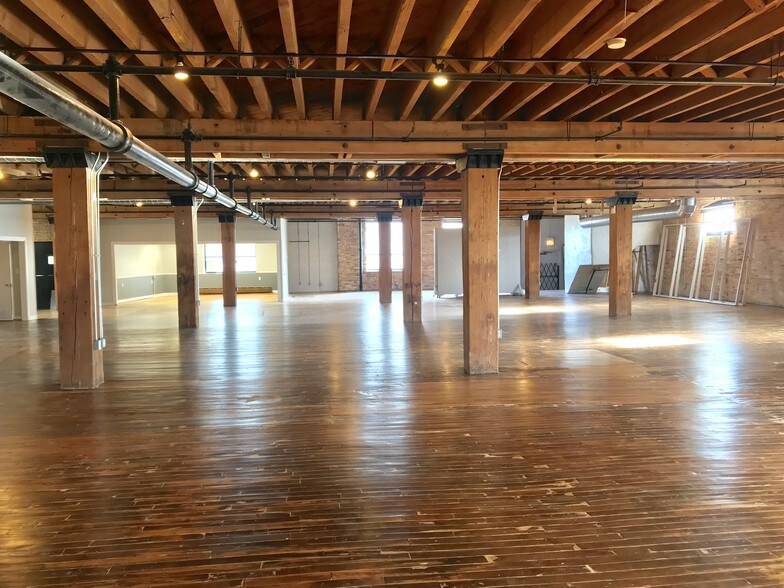 More Photos Of 1529 W Armitage Ave, Chicago Loft Creative Space For Sale