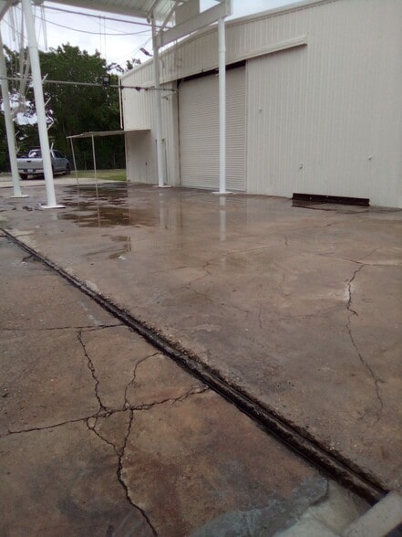 More Photos Of 6827 La Paseo St, Houston Warehouse For Lease