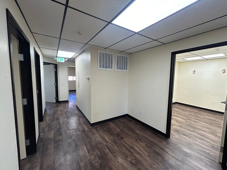 More Photos Of 855 W 7th St, Reno Office For Sale