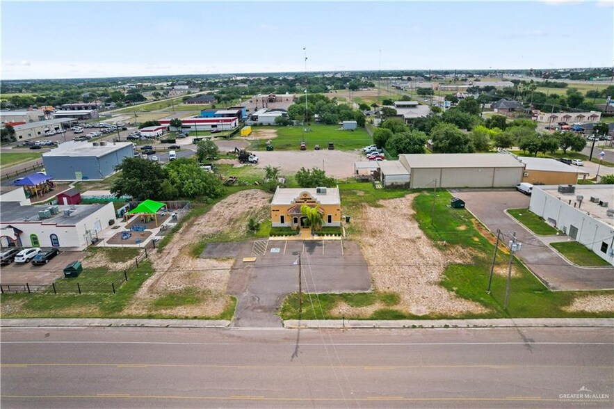 More Photos Of 412 Palmview Commercial Dr, Palmview Office For Sale