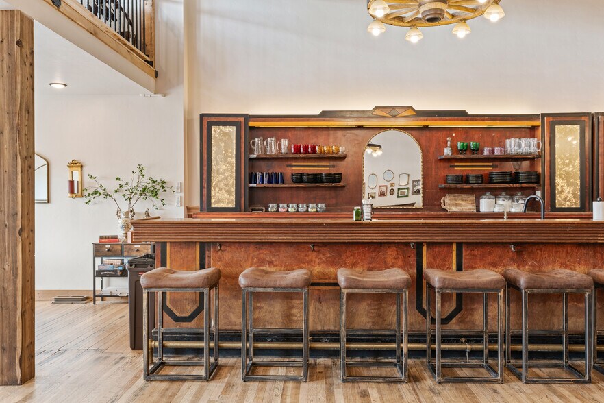 More Photos Of 417 Main St, Ashton Specialty For Sale