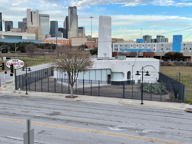 More Photos Of 904 Cadiz St, Dallas Office For Sale