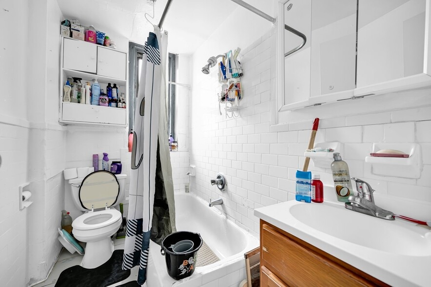 More Photos Of 1967-1971 Marmion Ave, Bronx Apartments For Sale