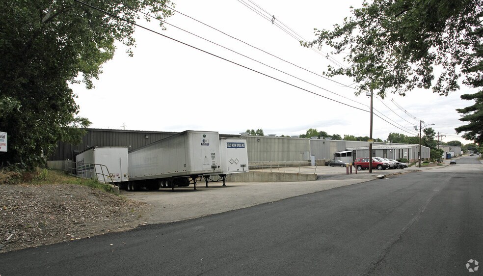 Primary Photo Of 60 Webster Pl, Worcester Distribution For Lease