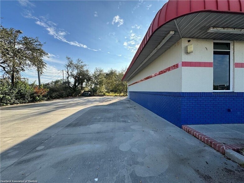 More Photos Of 3341 US Highway 27 S, Sebring General Retail For Sale
