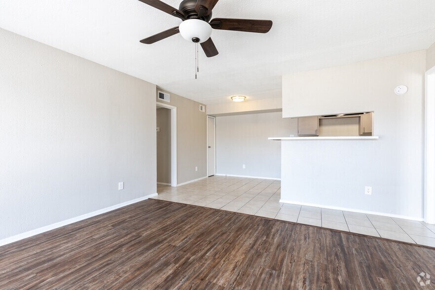 More Photos Of 1010 Magnolia Dr, Freeport Apartments For Sale