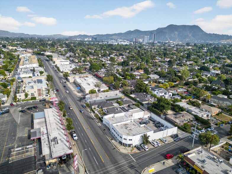 More Photos Of 10520 Magnolia Blvd, North Hollywood Office For Sale