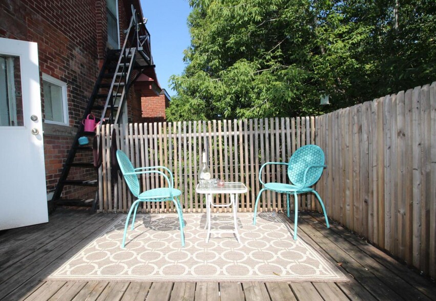 More Photos Of 484-486 Gilmour St, Ottawa Apartments For Sale