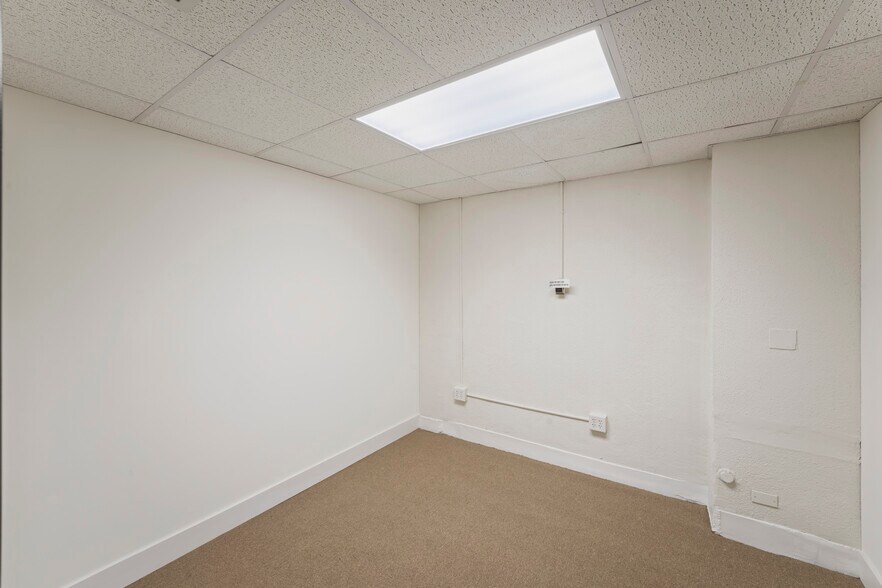 More Photos Of 216 Crown St, New Haven Office For Sale