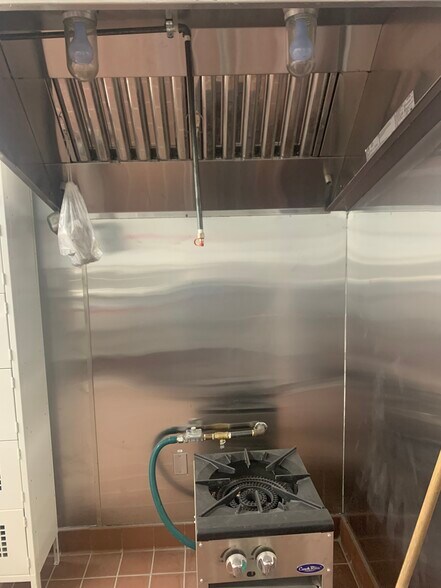 More Photos Of 1725 Spruce St, Riverside Restaurant For Lease