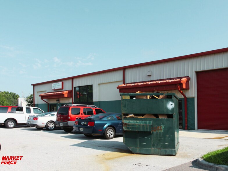 More Photos Of 2070 Palmetto St, Middleburg Light Distribution For Lease