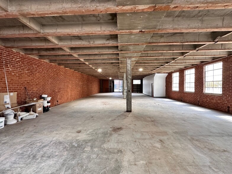 More Photos Of 1327 S Olive St, Los Angeles Specialty For Lease