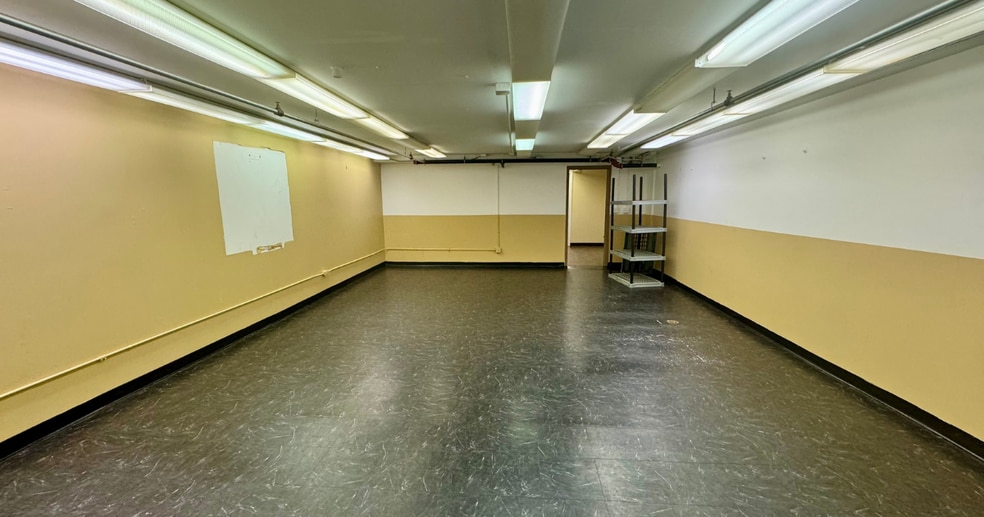 More Photos Of 4180 W Broadway Ave, Robbinsdale Storefront Retail Office For Lease