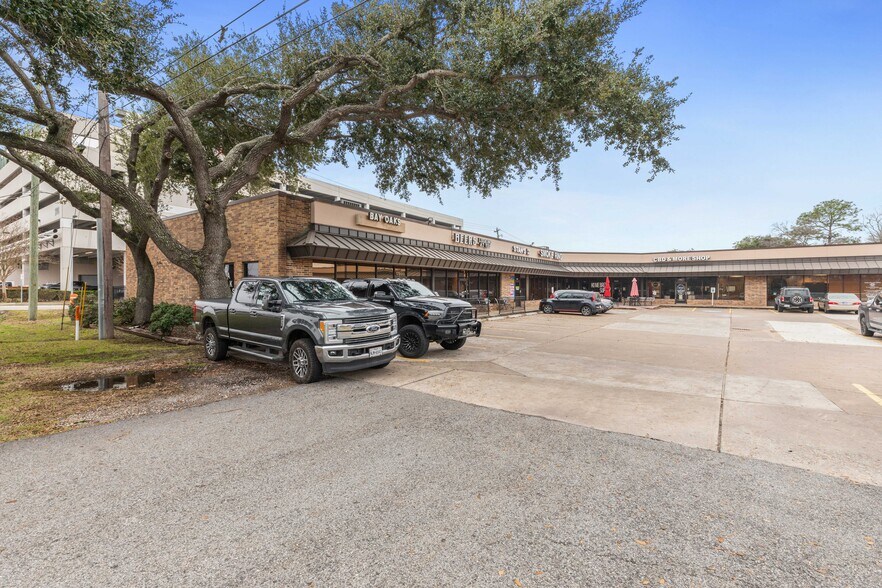 More Photos Of 16912-16972 Old Galveston Rd, Webster Unknown For Lease