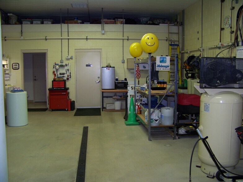 102 Enterprise Ave, Carrollton, GA 30117 Carwash For Sale