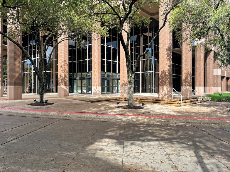 More Photos Of 901 S Mopac Expy, Austin Coworking Space
