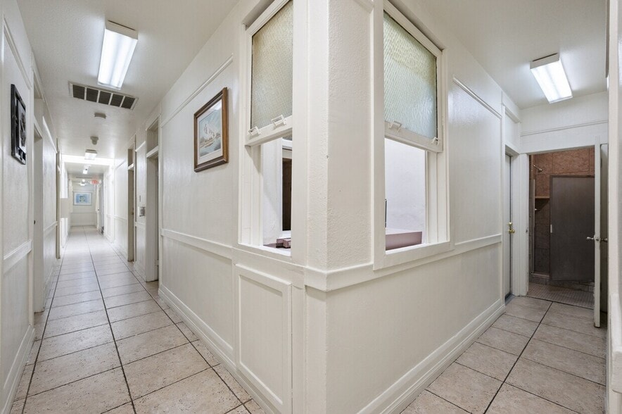 More Photos Of 709 S Centre St, San Pedro Storefront Retail Residential For Sale