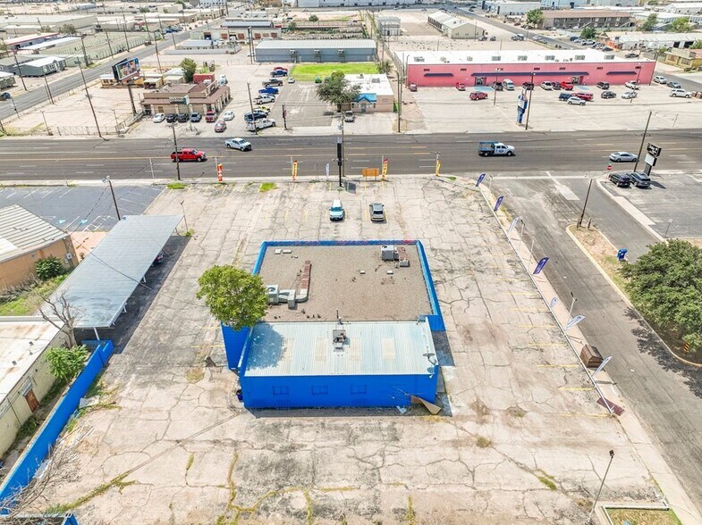 More Photos Of 2201 E 8th St, Odessa Office For Lease