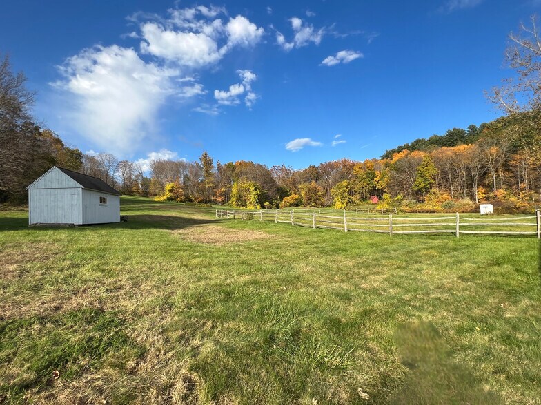 More Photos Of 557 Main St, Woodbury Specialty For Sale