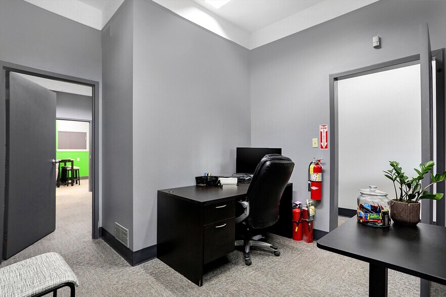 More Photos Of 615 Russell Ave, Indianapolis Medical For Sale