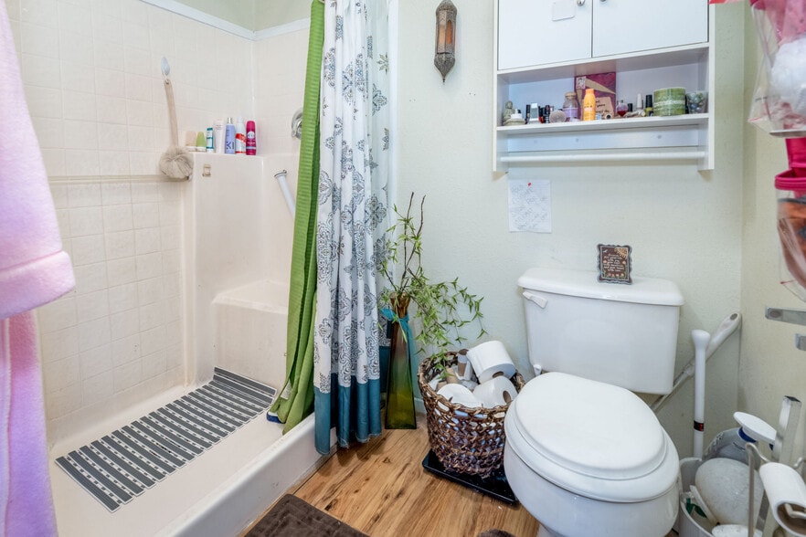 More Photos Of 957 Golden Gate Ter, Grass Valley Sports And Entertainment For Sale